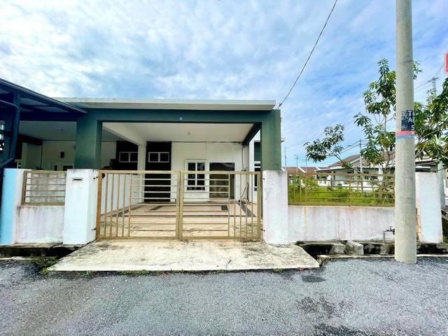(CORNER LOT 3218KP) Semi D, Taman Nautika, Kuala Kedah 1