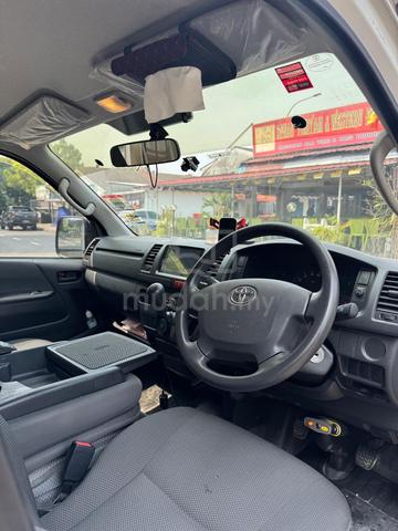 Toyota HIACE 2.5 van 2020 low milleage - 5