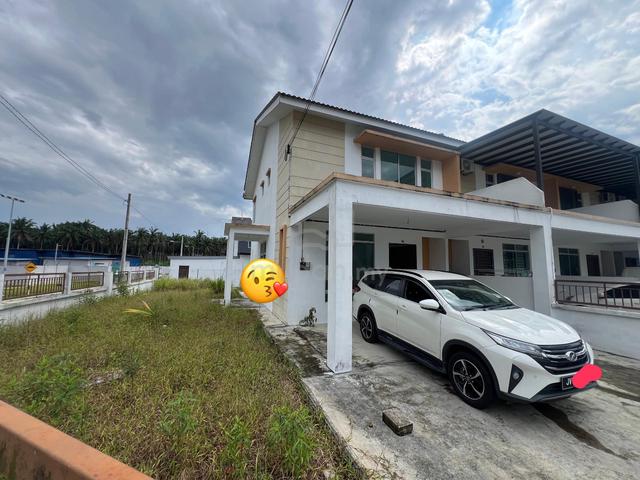 Double Storey Corner BIG SPACE TMN SCIENTEX KOTA TINGGI 1