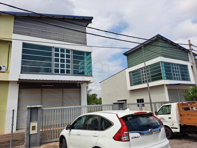 BATU 3 Jalan Gambang 1.5 storey Warehouse Office New Intermediate 1