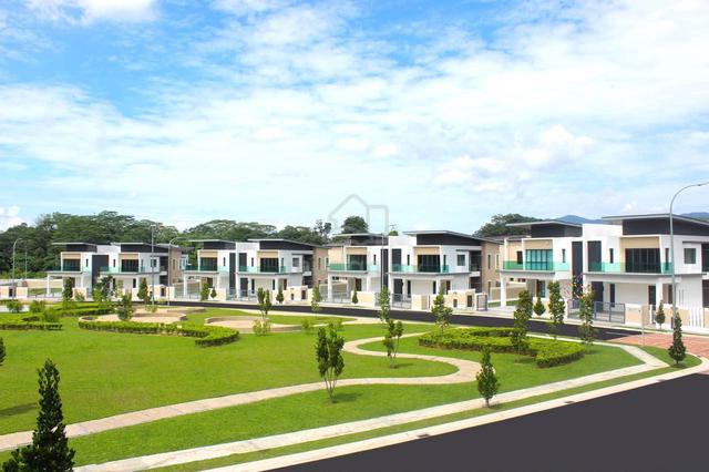 NONBUMI FREEHOLD Semi D Double storey Klana Height 1