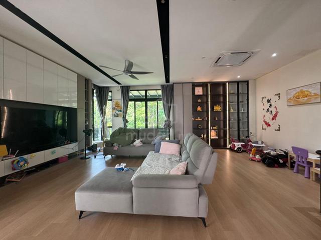 Horizon Hills Golf East 2.5 Storey Semi-D Fully Renovated Furnish G&G 1