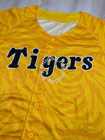 Mizuno Tiger Hansin Baseball Jersey #W Used - Clothes for sale in Shah  Alam, Selangor