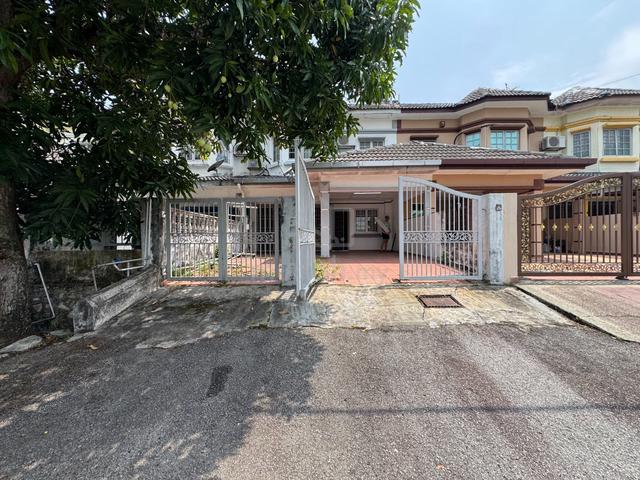 Puchong 2-storey Landed - Freehold 5 room - 650k nego - 2100sf - 22x75 1