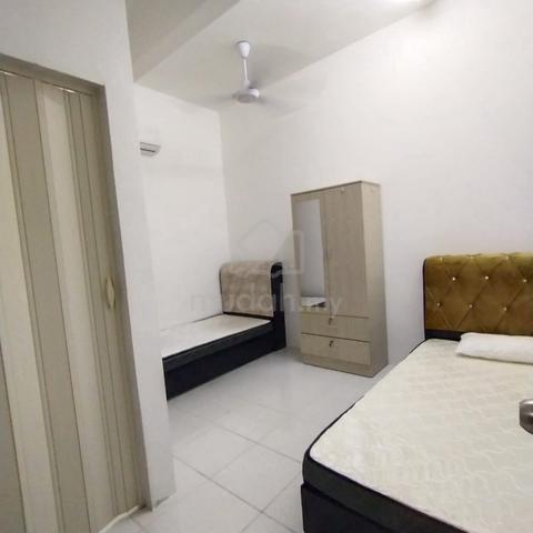 Townhouse Lower Floor for Rent @ Taman Brokoli, Lunas 1