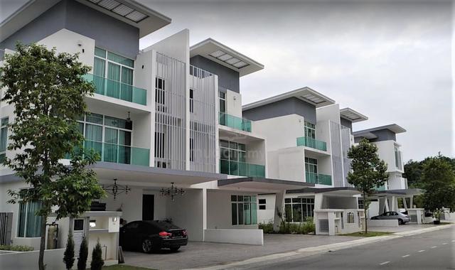 Below Market 100k Evergreen 3-storey Semi-D Garden Residence Cyberjaya 1