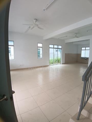 House For Rent / Taman Pulai Mutiara / 2 Storey Cluster / Tuas / Jb 1