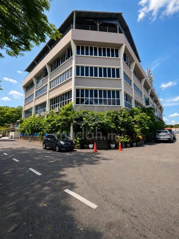 4 Storey Corner Lot Building @ Batu 3, Shah Alam For Sale. 1