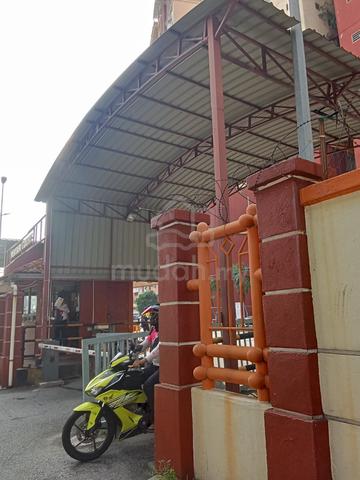 Bilik sewa mentari court wanita 1
