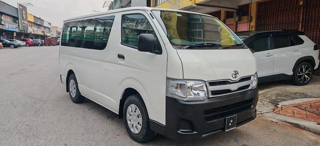 2012 Toyota HIACE 2.5 (M)Diesel Window Van - 1
