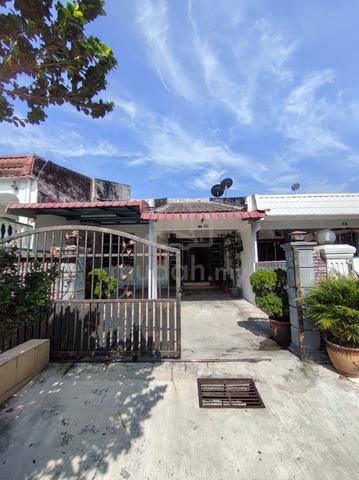 Single Storey Taman Thivy Jaya For Rent fully kitchen Cabinet 1