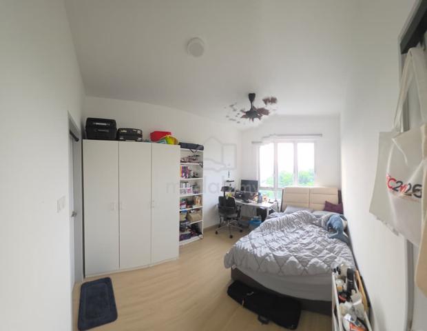PJ S14 Ryan Miho Master Bedroom for rent 1