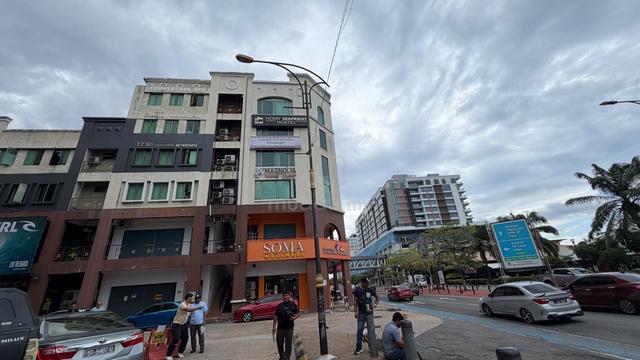 Warisan square / Kota Kinabalu / Centre point / water front 1