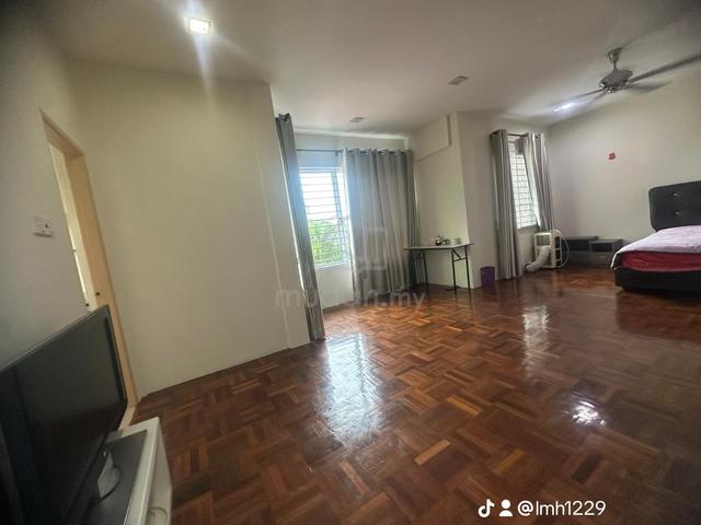Double Storey SEMI-D @ UNI GARDEN FOR RENT! 🏡  ​Looking for a spaciou 1
