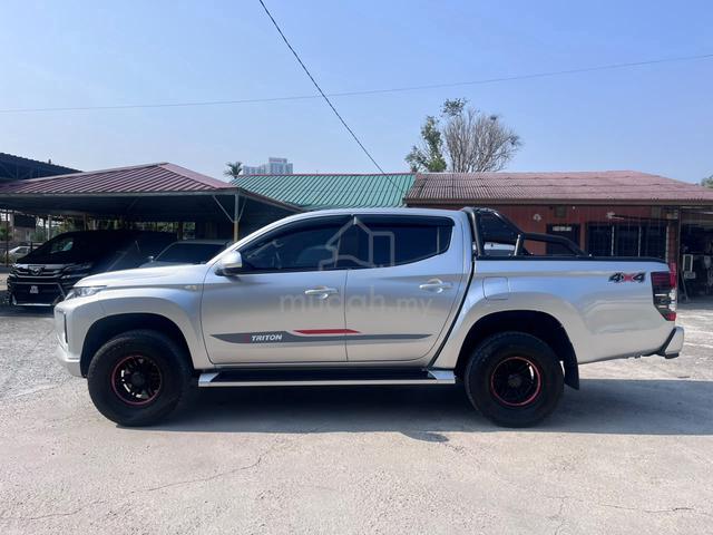 2019 Mitsubishi TRITON 2.4 VGT KNIGHT (LOAN KEDAI) - 4