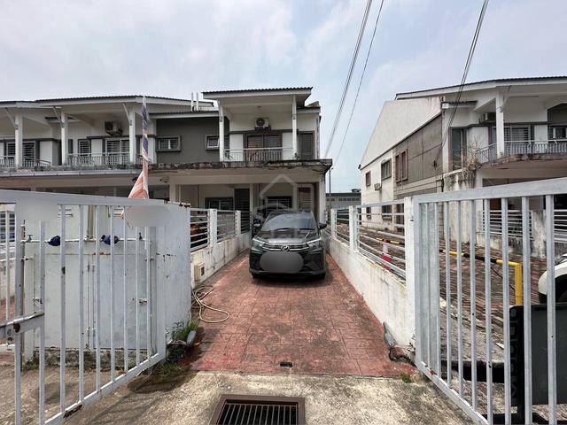 End Lot Fully Furnished Townhouse @ The Lake Residence, Puchong 1