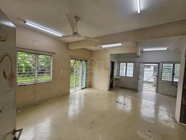 Spacious 2 Storeys Corner House @ Bandar Seri Coalfield Selangor 1