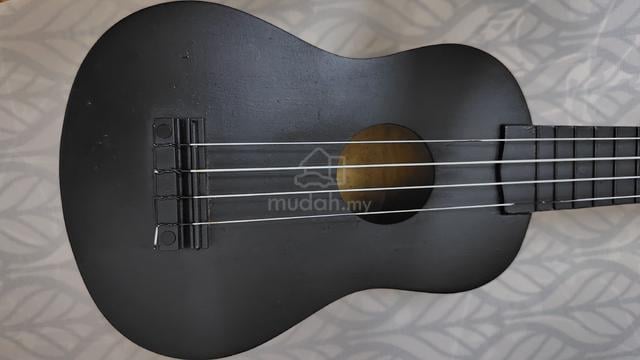 Ukelele - photo 4 of 5