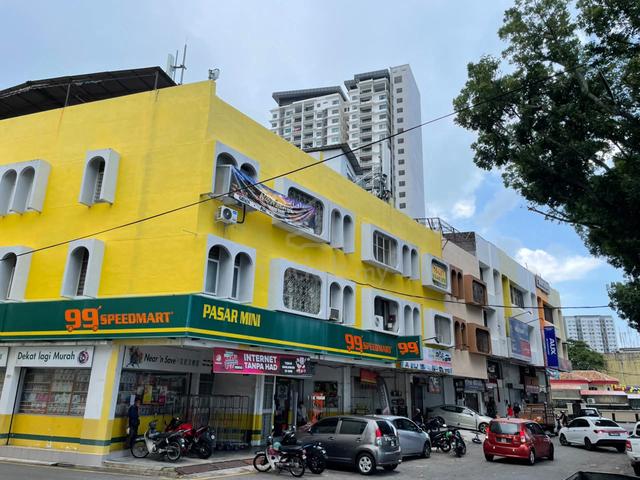 Jelutong Main Road shoplot for rent 1