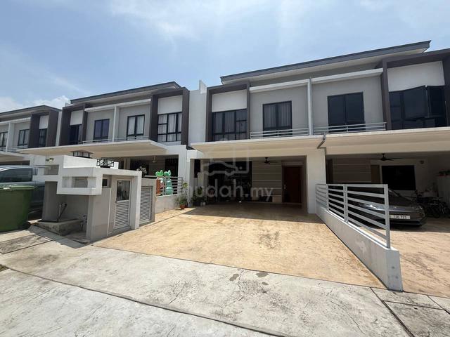 FULLY RENOVATED + CANTIK - 2 Storey Maple Residence Laman View Cyber 1