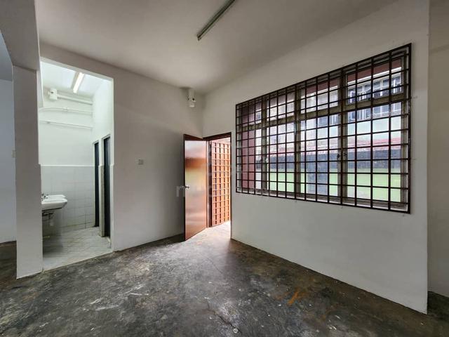 Shop House, Pasir Gudang. Tanjung Puteri Resort For Rent 1