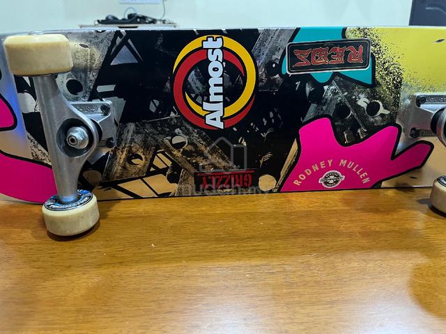 Almost mullen skateboard 8"0 complete custom  - photo 3 of 6