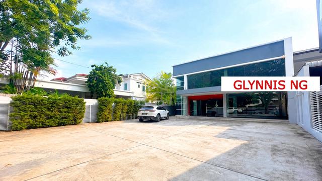 2 Storey Semi-D shoplot commercial title @ Greenlane main road facing 1