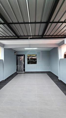 Jalan Seroja, Taman Johor Jaya (Double Storey Low Cost 双层廉价屋出售) 1