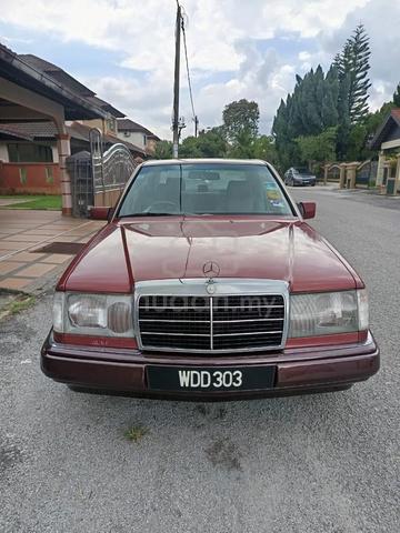 1995 Mercedes Benz 230E 2.3 (A) - 4