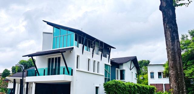 2.5 Storey Bungalow Pinggiran Golf Saujana Resort Shah Alam For Sale 1