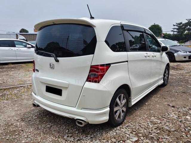 2011 OTR Honda FREED 1.5 E (A) 2POWER DOOR 1 OWNER - 3