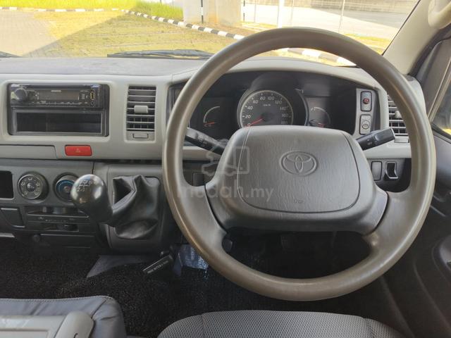 2008 Toyota Hiace 2.5 (M) Low Roof Window Van - 5