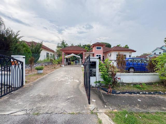 CORNER LOT Bungalow Jalan Idaman Villa 12 Bandar Sri Sendayan 1