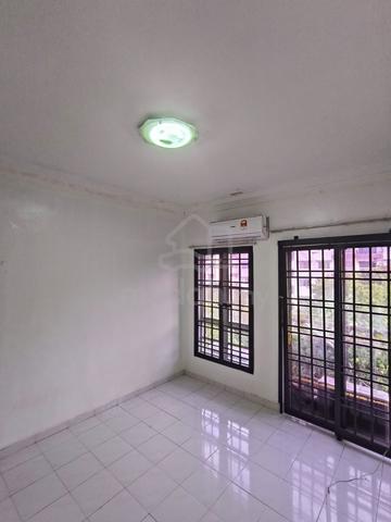 Park Avenue (Tampoi Indah) 1