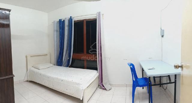 Female unit single room Palm spring Kota damansara Condo Petaling jaya 1