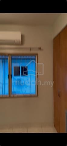 Landed house master room attached bathroom to let Jln kepong/ kuching 1