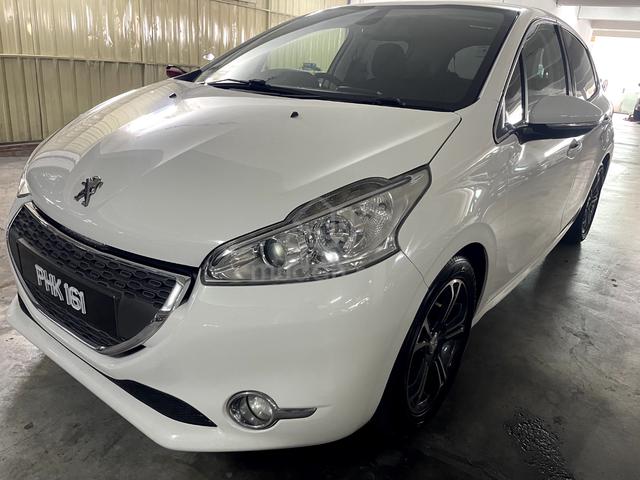 Peugeot 208 1.6 VTi (A) VERY VERY GOOD CONDITION - 4