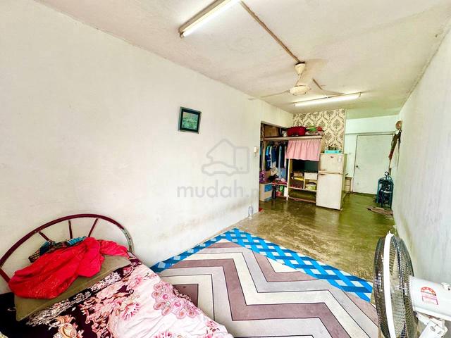 Rumah Pangsa Kayu Ara 1