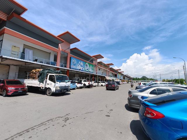 Facing Main Road! CL 999, 2 Storey Shop, Corner at Benoni, Papar 1