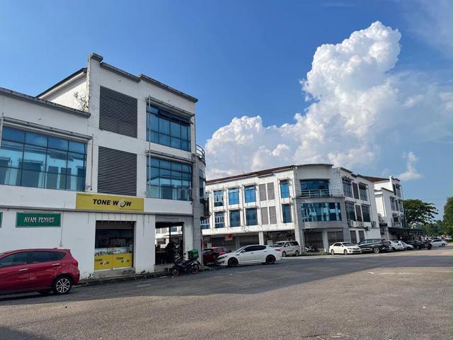 Lagenda Putra Kulai 3.5 Storey Shoplot For Sale 1