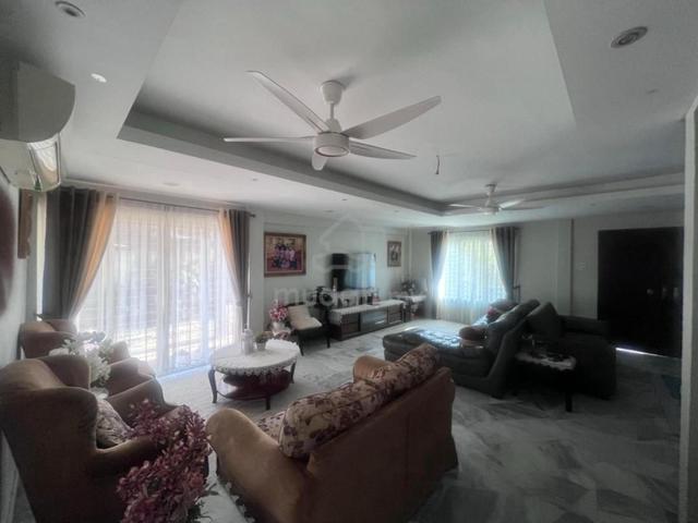 Bandar Kinrara seksyen 5, BK5 , 2 Storey Corner House, Puchong 1