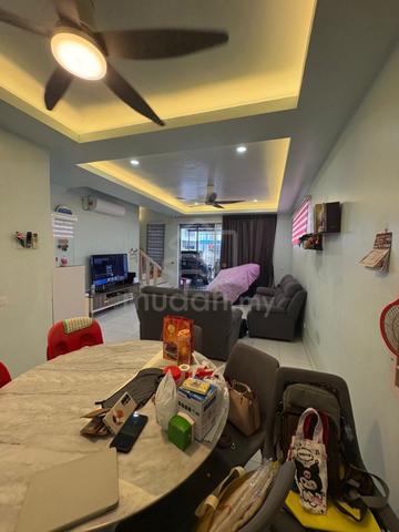 Setia Tropika|1.5 storey endlot|3bed2bath 1