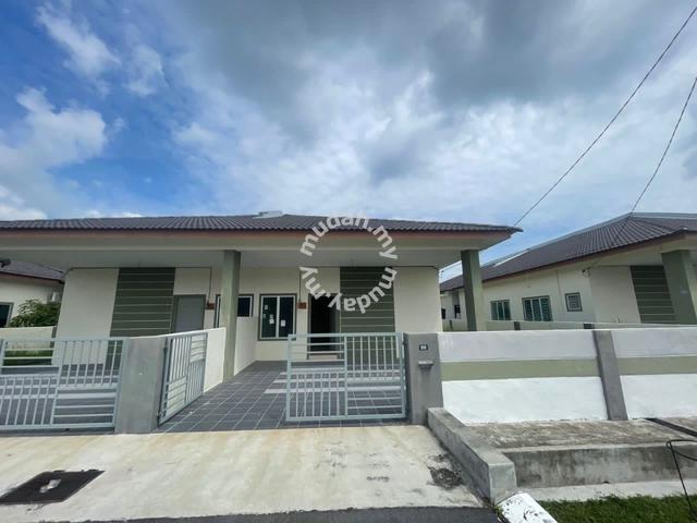 (FACING OPEN) Semi D Cluster single storey Jalan Residen 6/31 Setiawan 1