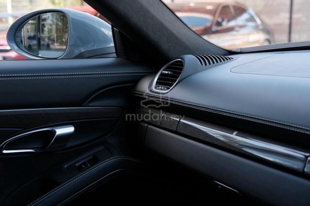 2023 Porsche 718 Cayman Style (M) - 1