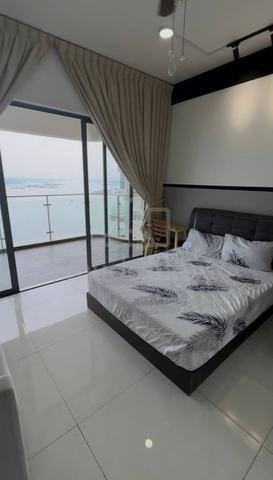 Danga Bay Balcony Room For Rent Bus to CIQ JB 1