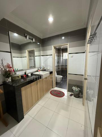 Below Value - 2.5 STOREY TERRACE CORNER LOT 5