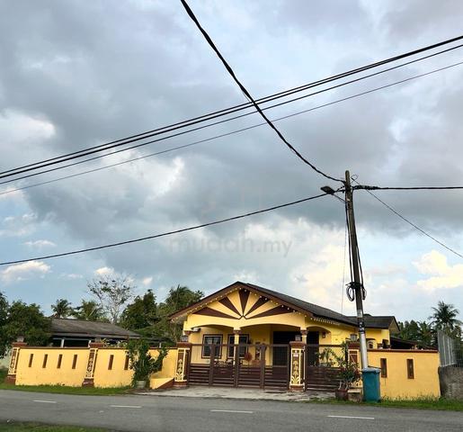 Bungalow House For Sale Bandar Penawar 1