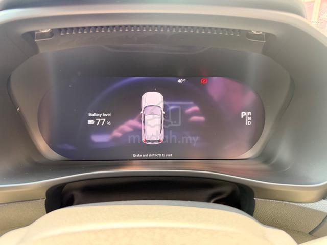 2022 Volvo XC40 Recharge P8 - 5