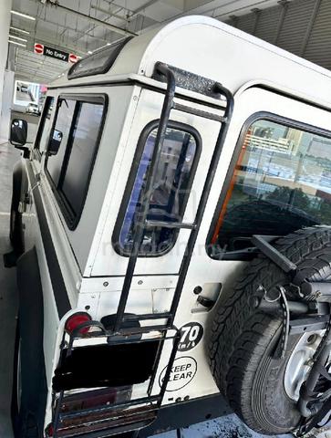 2002 Land Rover DEFENDER 2.5 110SW (M) - 3