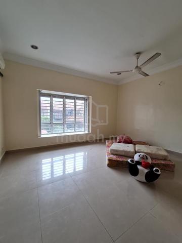 (GATED/24*70) Kitchen Cabinet 2 Sty Taman Prima Tropika Seri Kembangan 1